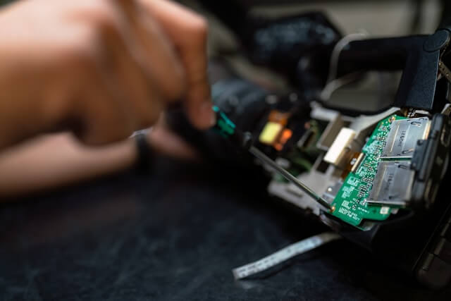 Repairing an electronic device